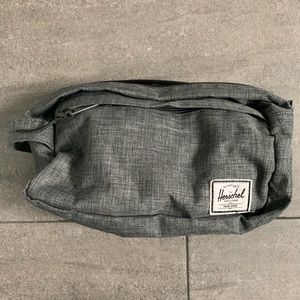 Herschel supply co chapter Dopp kit